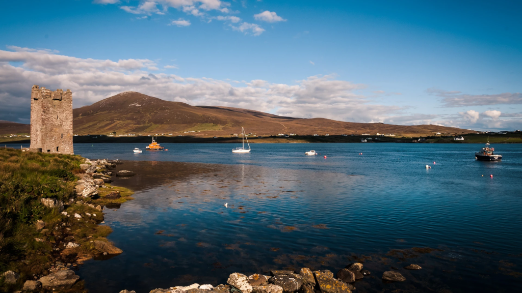 Panorama Achill Island, Grace O'Malley's Towerhouse, Kildavnet Tower