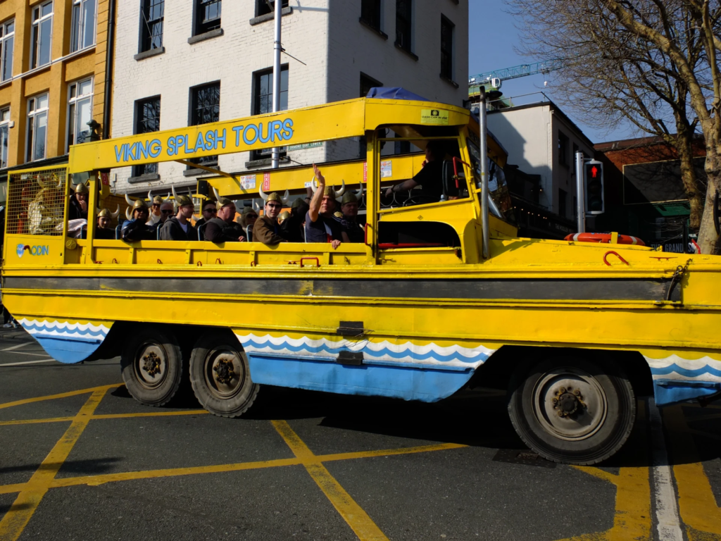 DUKW, i camion anfibi militari trasformati.